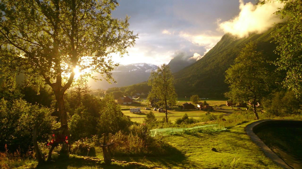 Dalen Gaard Camping Og Hytter Гейрангер Экстерьер фото