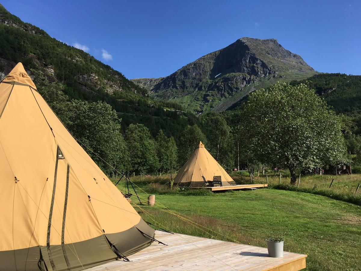 Dalen Gaard Camping Og Hytter Гейрангер Экстерьер фото